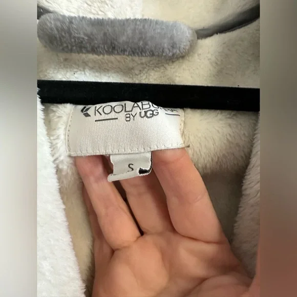 Koolaburra by UGG Plush Wrap Grey Robe - Picture 2 of 4